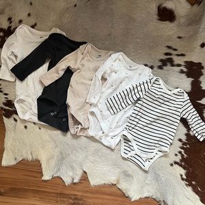 H&M newborn cotton bodysuit bundle